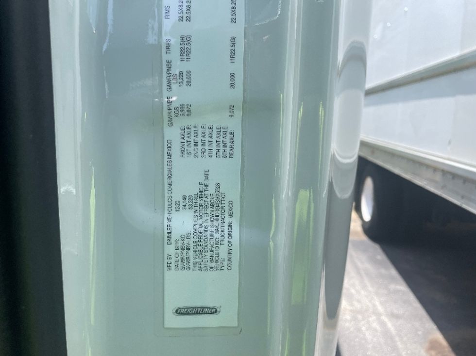 Sleeper Tractor-Heavy Duty Tractors-Freightliner-2021-T12664ST-Greenville-SC-442,903\n\t\tmiles-$ 71,750 - Image 27