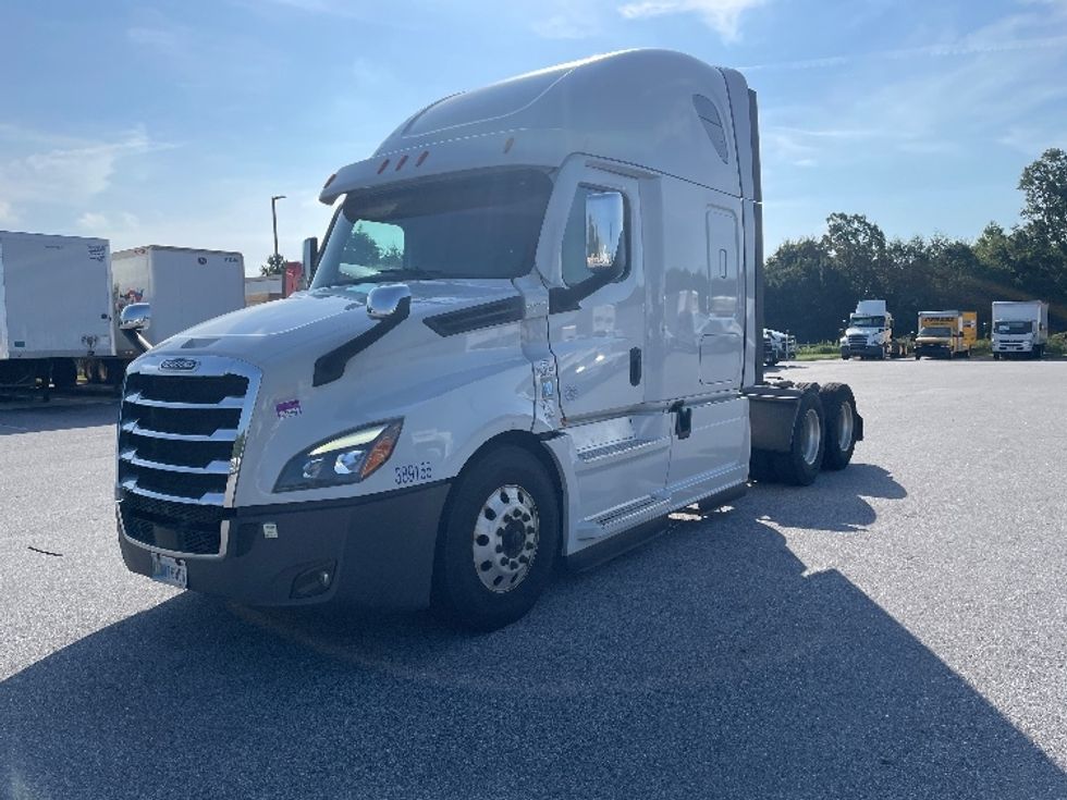 Sleeper Tractor-Heavy Duty Tractors-Freightliner-2021-T12664ST-Greenville-SC-442,903\n\t\tmiles-$ 71,750 - Image 3