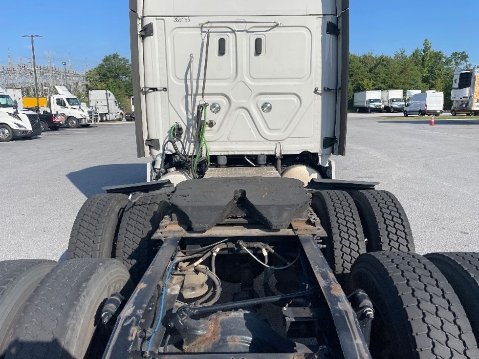 Sleeper Tractor-Heavy Duty Tractors-Freightliner-2021-T12664ST-Greenville-SC-442,903\n\t\tmiles-$ 71,750 - Image 6