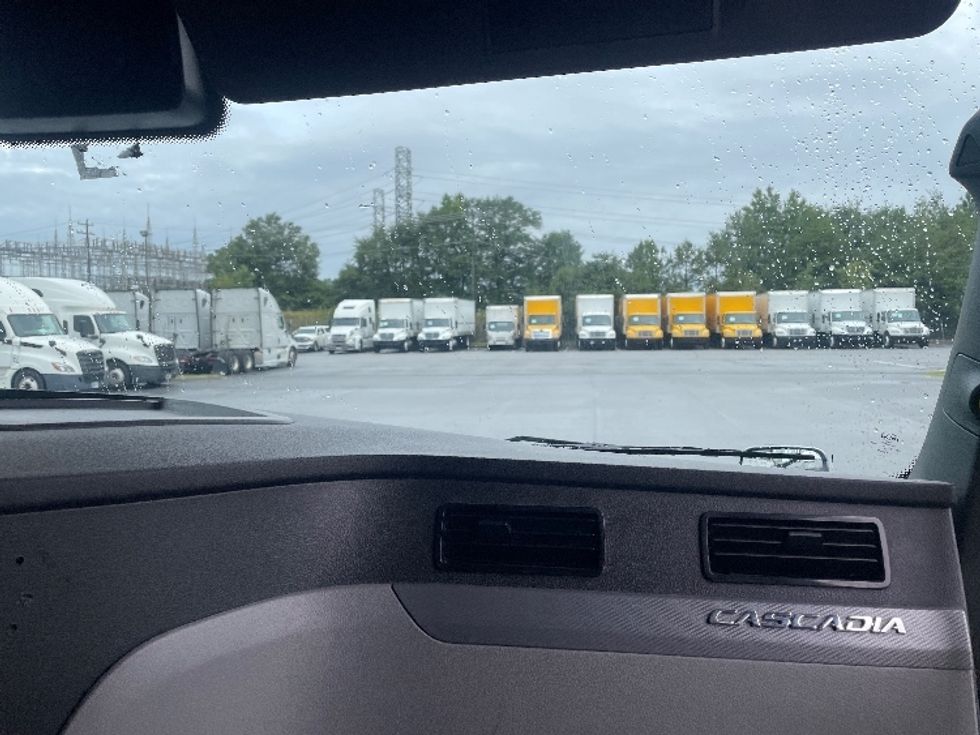 Sleeper Tractor-Heavy Duty Tractors-Freightliner-2021-T12664ST-Greenville-SC-485,597\n\t\tmiles-$ 66,750 - Image 14