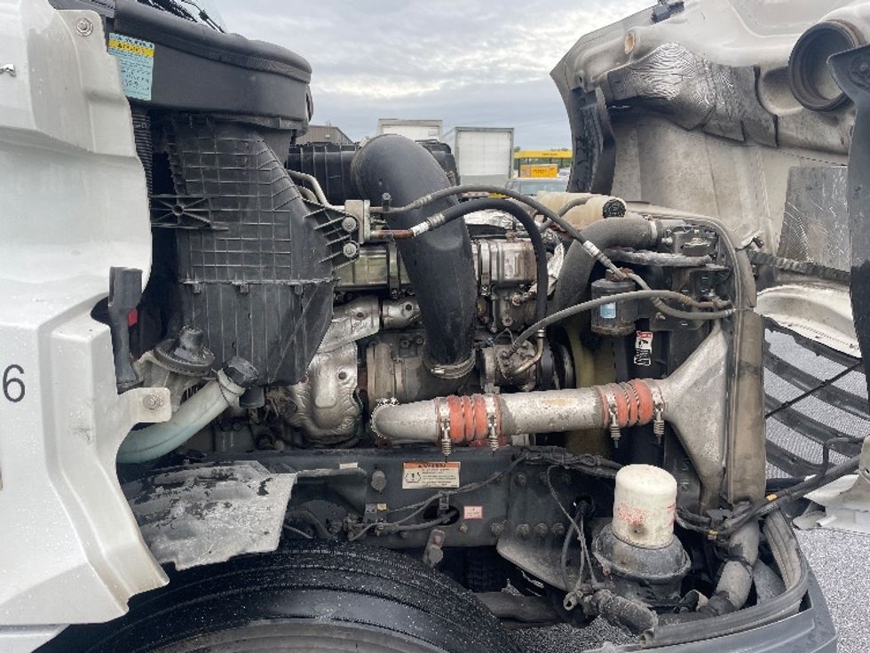 Sleeper Tractor-Heavy Duty Tractors-Freightliner-2021-T12664ST-Greenville-SC-485,597\n\t\tmiles-$ 66,750 - Image 20