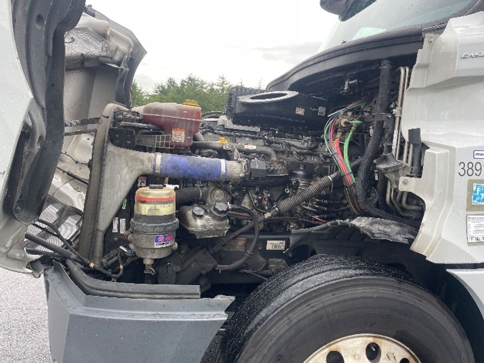 Sleeper Tractor-Heavy Duty Tractors-Freightliner-2021-T12664ST-Greenville-SC-485,597\n\t\tmiles-$ 66,750 - Image 21