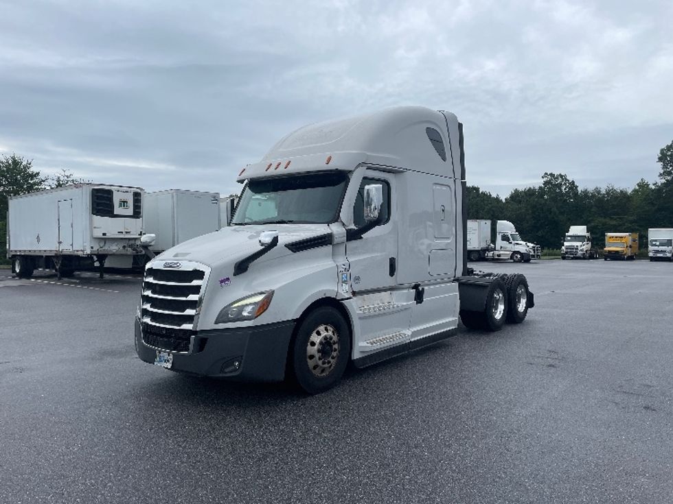 Sleeper Tractor-Heavy Duty Tractors-Freightliner-2021-T12664ST-Greenville-SC-485,597\n\t\tmiles-$ 66,750 - Image 3