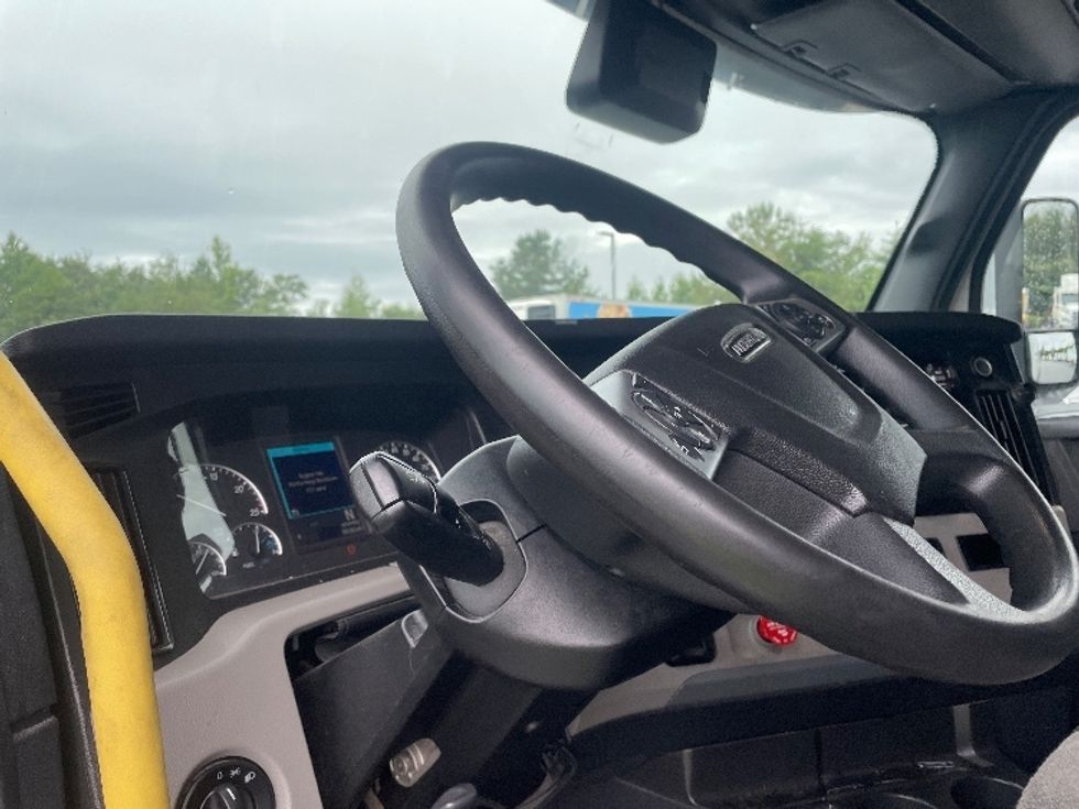 Sleeper Tractor-Heavy Duty Tractors-Freightliner-2021-T12664ST-Greenville-SC-491,353\n\t\tmiles-$ 66,250 - Image 10