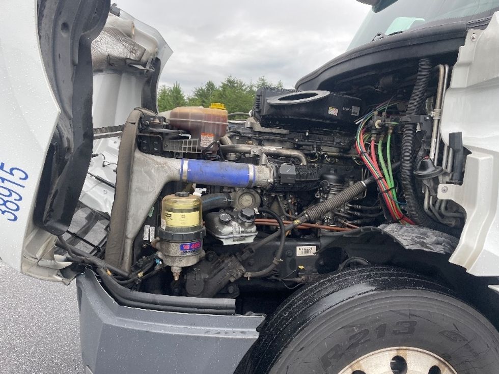 Sleeper Tractor-Heavy Duty Tractors-Freightliner-2021-T12664ST-Greenville-SC-491,353\n\t\tmiles-$ 66,250 - Image 21