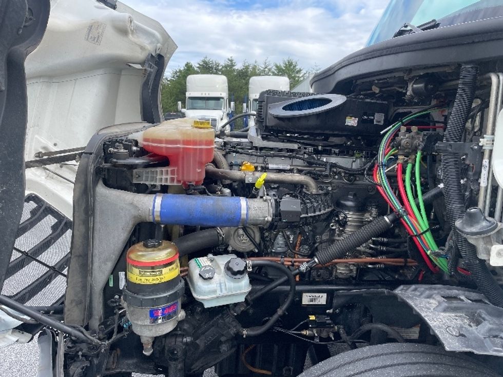 Sleeper Tractor-Heavy Duty Tractors-Freightliner-2021-T12664ST-Greenville-SC-595,092\n\t\tmiles-$ 56,500 - Image 21