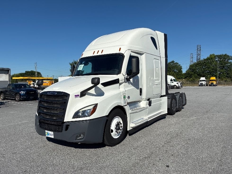 Sleeper Tractor-Heavy Duty Tractors-Freightliner-2021-T12664ST-Greenville-SC-627,647\n\t\tmiles-$ 51,250 - Image 3