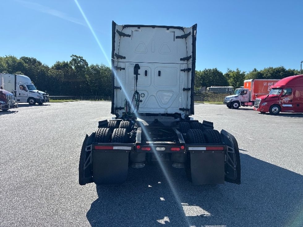 Sleeper Tractor-Heavy Duty Tractors-Freightliner-2021-T12664ST-Greenville-SC-627,647\n\t\tmiles-$ 51,250 - Image 6