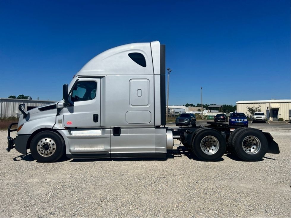 Sleeper Tractor-Heavy Duty Tractors-Freightliner-2021-T12664ST-Gulfport-MS-416,927\n\t\tmiles-$ 75,250 - Image 4