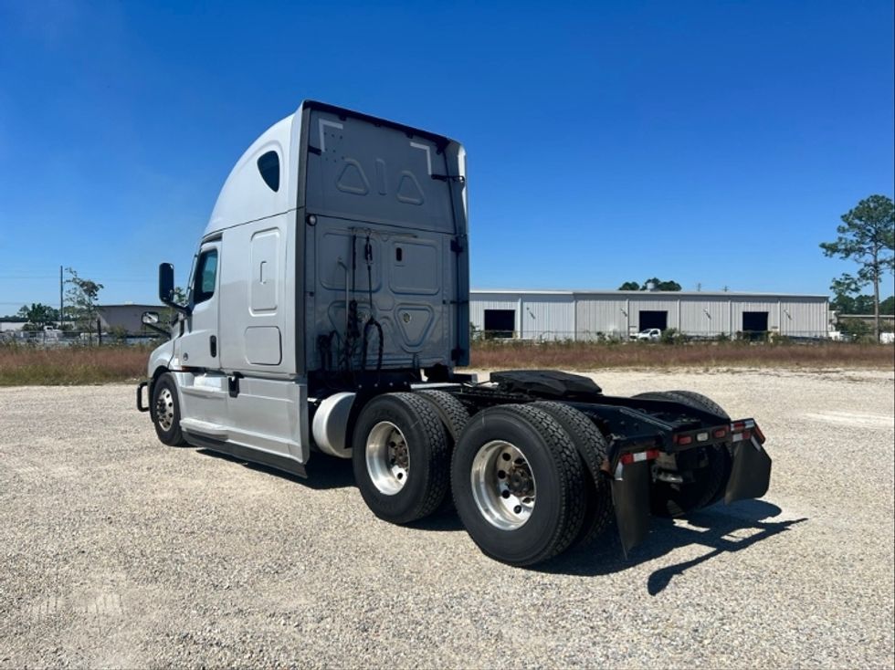 Sleeper Tractor-Heavy Duty Tractors-Freightliner-2021-T12664ST-Gulfport-MS-416,927\n\t\tmiles-$ 75,250 - Image 5
