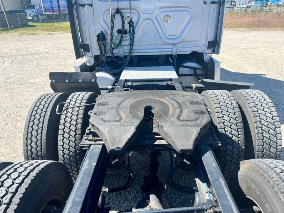 Sleeper Tractor-Heavy Duty Tractors-Freightliner-2021-T12664ST-Gulfport-MS-416,927\n\t\tmiles-$ 75,250 - Image 6