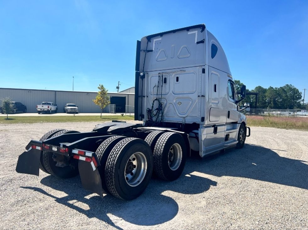 Sleeper Tractor-Heavy Duty Tractors-Freightliner-2021-T12664ST-Gulfport-MS-416,927\n\t\tmiles-$ 75,250 - Image 7
