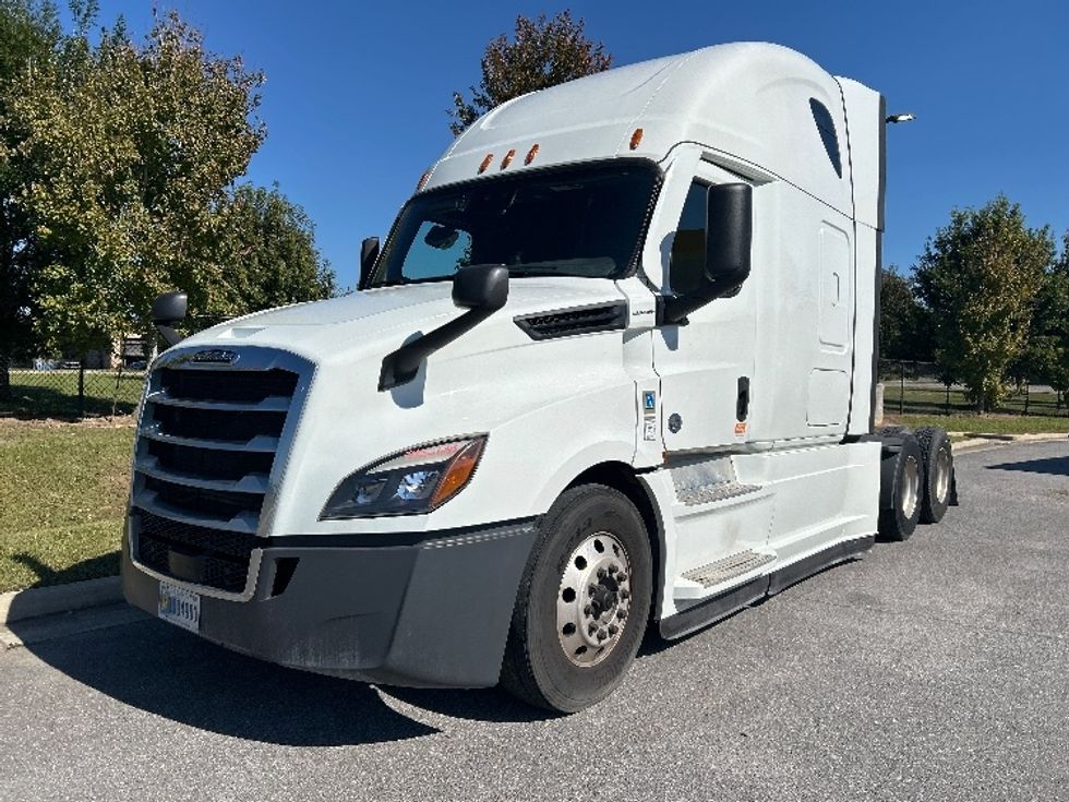 Sleeper Tractor-Heavy Duty Tractors-Freightliner-2021-T12664ST-Hammond-LA-382,128\n\t\tmiles-$ 79,000 - Image 3