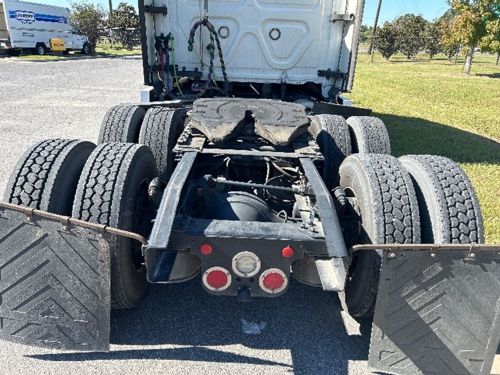 Sleeper Tractor-Heavy Duty Tractors-Freightliner-2021-T12664ST-Hammond-LA-382,128\n\t\tmiles-$ 79,000 - Image 6