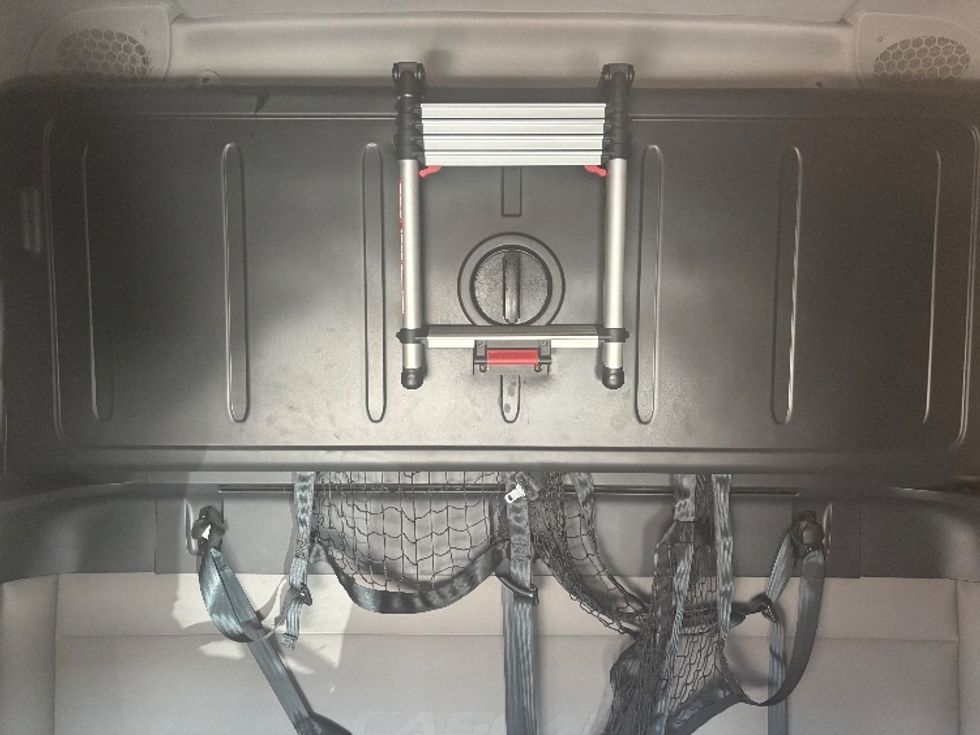 Sleeper Tractor-Heavy Duty Tractors-Freightliner-2021-T12664ST-Hammond-LA-489,408\n\t\tmiles-$ 67,500 - Image 18