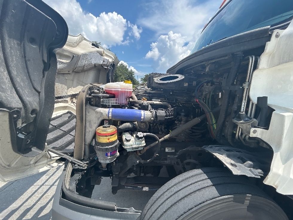 Sleeper Tractor-Heavy Duty Tractors-Freightliner-2021-T12664ST-Harahan-LA-588,322\n\t\tmiles-$ 58,500 - Image 21