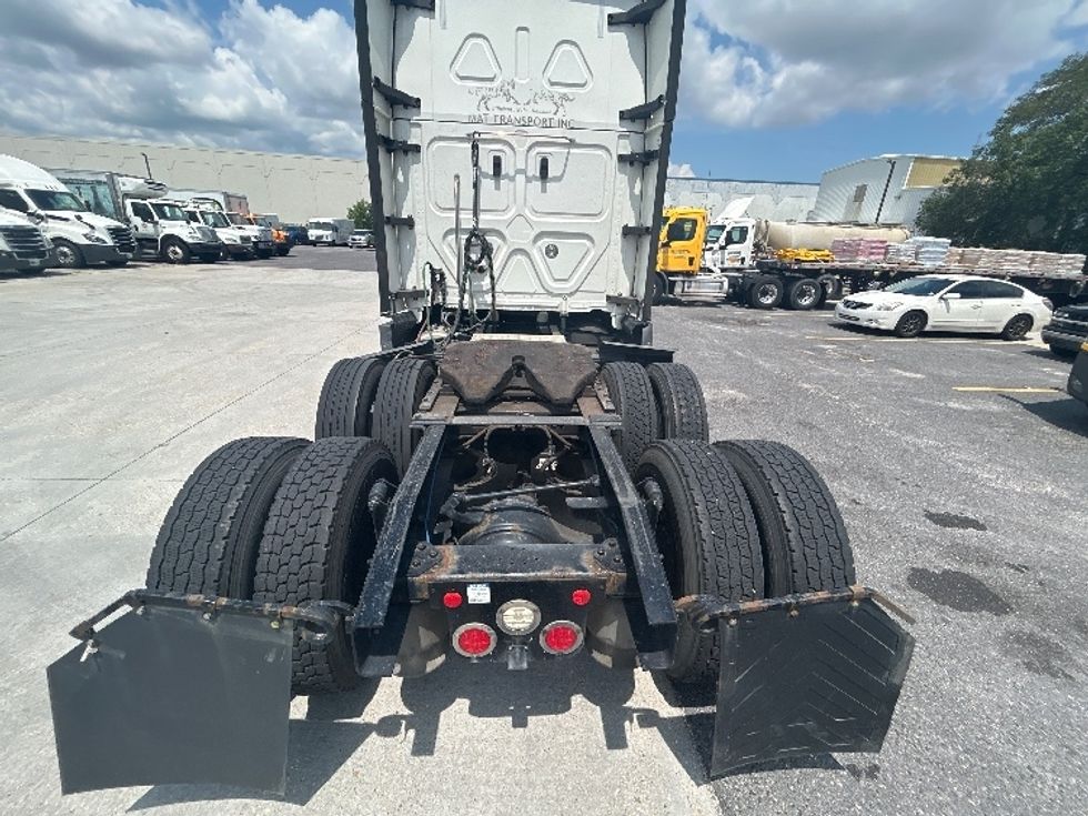 Sleeper Tractor-Heavy Duty Tractors-Freightliner-2021-T12664ST-Harahan-LA-588,322\n\t\tmiles-$ 58,500 - Image 6