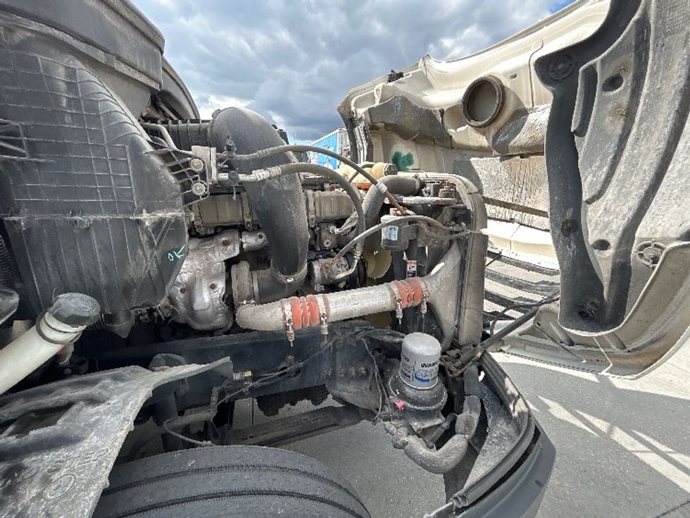 Sleeper Tractor-Heavy Duty Tractors-Freightliner-2021-T12664ST-Harahan-LA-590,215\n\t\tmiles-$ 58,250 - Image 20