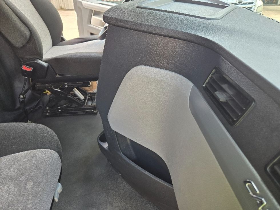 Sleeper Tractor-Heavy Duty Tractors-Freightliner-2021-T12664ST-Harahan-LA-613,222\n\t\tmiles-$ 58,750 - Image 15