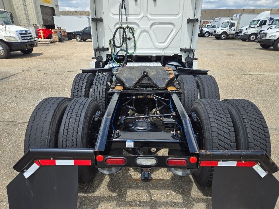 Sleeper Tractor-Heavy Duty Tractors-Freightliner-2021-T12664ST-Harahan-LA-613,222\n\t\tmiles-$ 58,750 - Image 6