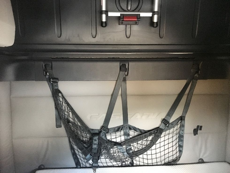 Sleeper Tractor-Heavy Duty Tractors-Freightliner-2021-T12664ST-Harrisburg-PA-634,300\n\t\tmiles-$ 53,250 - Image 16