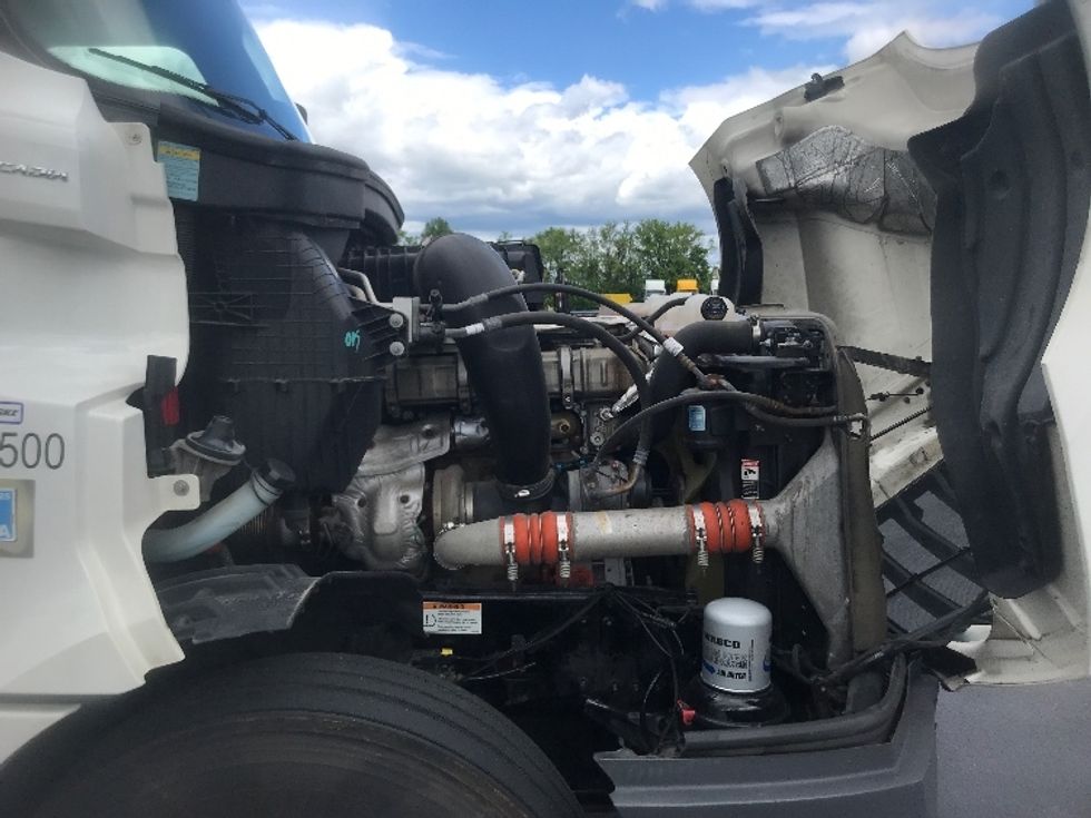2021 Freightliner Cascadia 126" Sleeper Cab photo 17