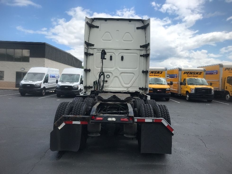 2021 Freightliner Cascadia 126" Sleeper Cab photo 6
