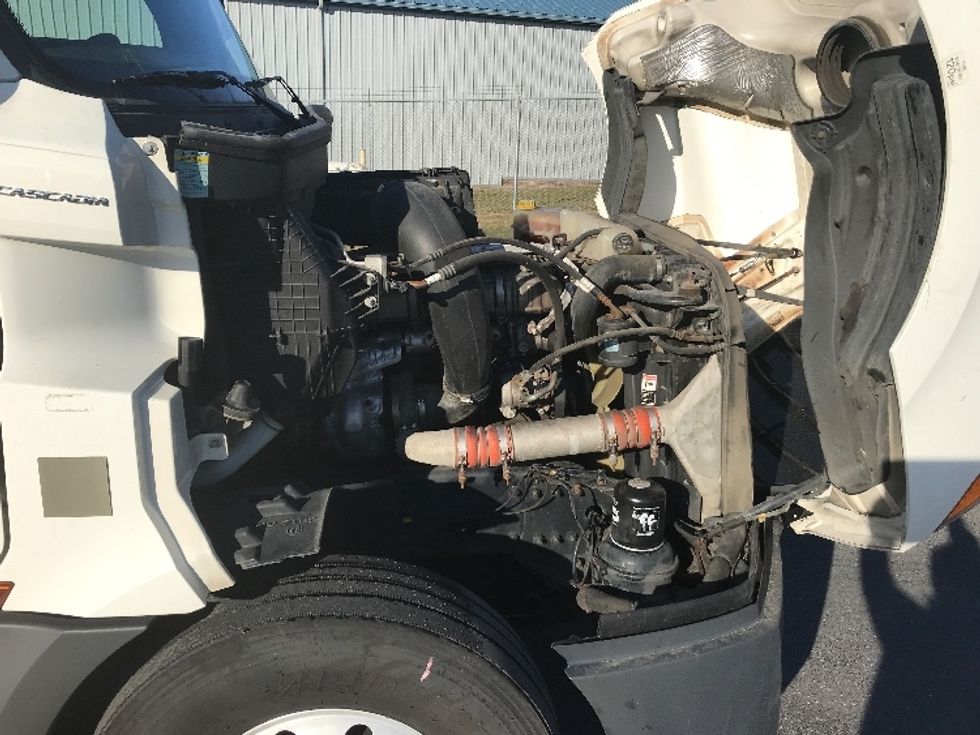 Sleeper Tractor-Heavy Duty Tractors-Freightliner-2021-T12664ST-Harrisonburg-VA-588,791\n\t\tmiles-$ 54,750 - Image 20