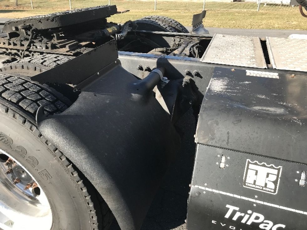 Sleeper Tractor-Heavy Duty Tractors-Freightliner-2021-T12664ST-Harrisonburg-VA-588,791\n\t\tmiles-$ 54,750 - Image 24