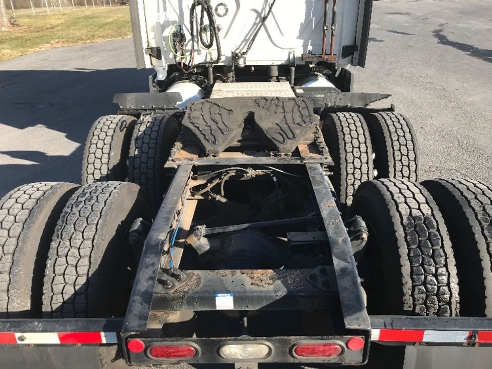 Sleeper Tractor-Heavy Duty Tractors-Freightliner-2021-T12664ST-Harrisonburg-VA-588,791\n\t\tmiles-$ 54,750 - Image 6