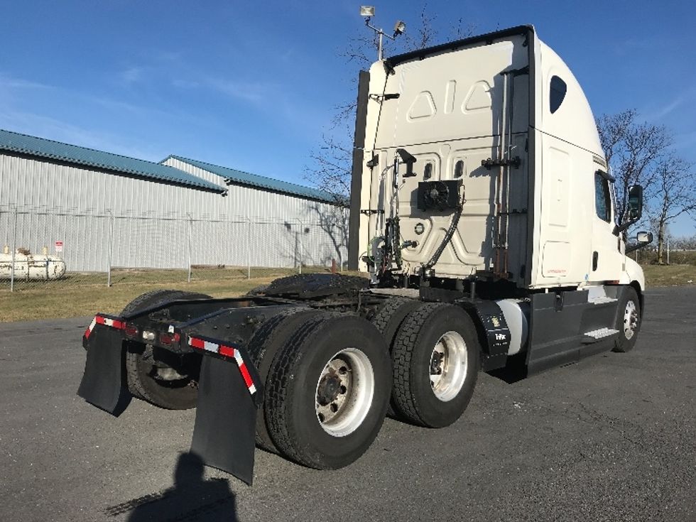 Sleeper Tractor-Heavy Duty Tractors-Freightliner-2021-T12664ST-Harrisonburg-VA-588,791\n\t\tmiles-$ 54,750 - Image 7