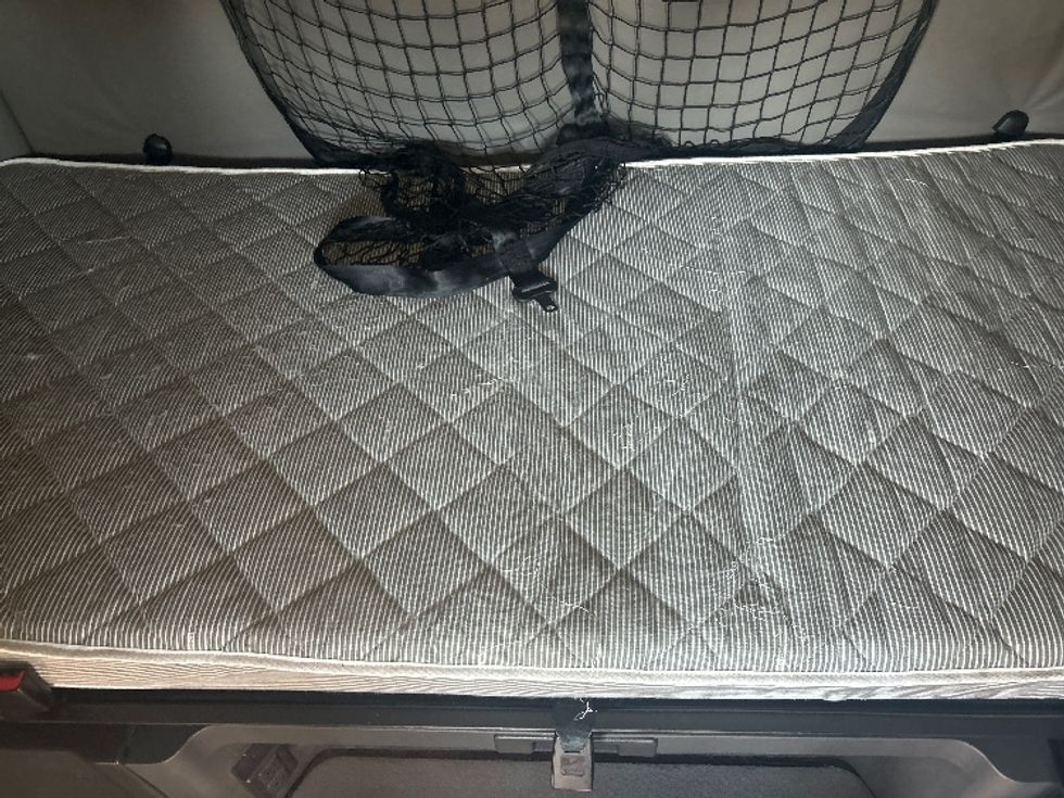 Sleeper Tractor-Heavy Duty Tractors-Freightliner-2021-T12664ST-Hattiesburg-MS-458,575\n\t\tmiles-$ 70,250 - Image 17