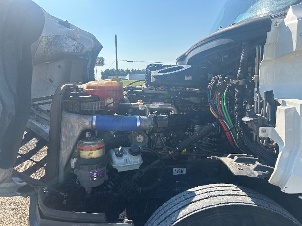 Sleeper Tractor-Heavy Duty Tractors-Freightliner-2021-T12664ST-Hattiesburg-MS-458,575\n\t\tmiles-$ 70,250 - Image 21