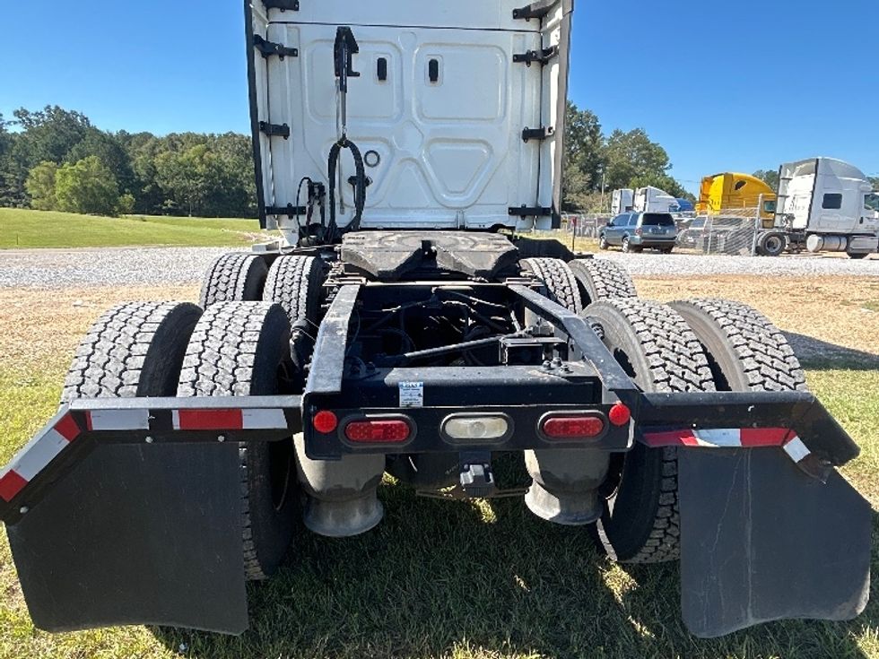 Sleeper Tractor-Heavy Duty Tractors-Freightliner-2021-T12664ST-Hattiesburg-MS-458,575\n\t\tmiles-$ 70,250 - Image 6