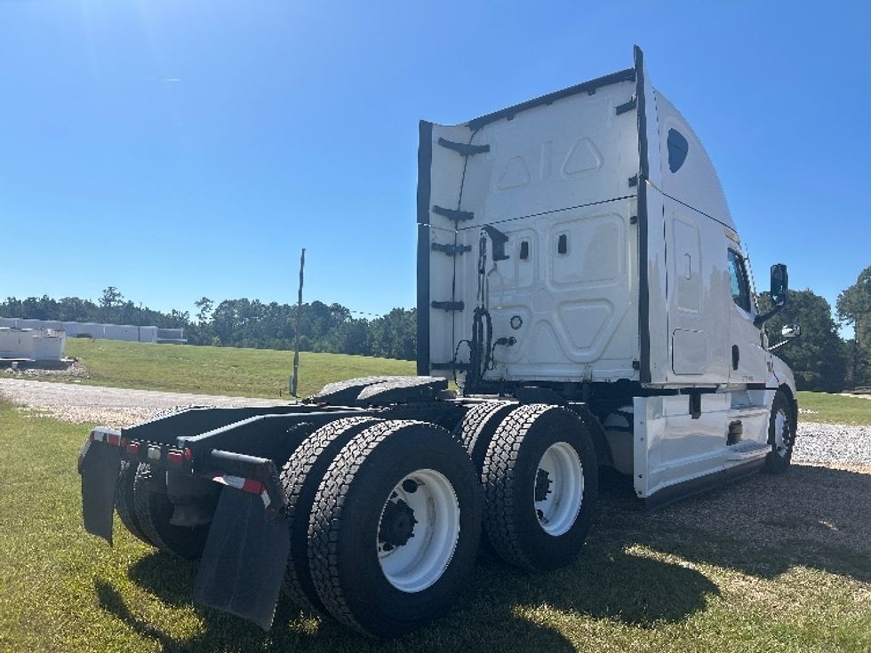 Sleeper Tractor-Heavy Duty Tractors-Freightliner-2021-T12664ST-Hattiesburg-MS-458,575\n\t\tmiles-$ 70,250 - Image 7