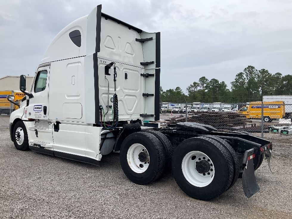 Sleeper Tractor-Heavy Duty Tractors-Freightliner-2021-T12664ST-Hattiesburg-MS-532,038\n\t\tmiles-$ 70,250 - Image 5