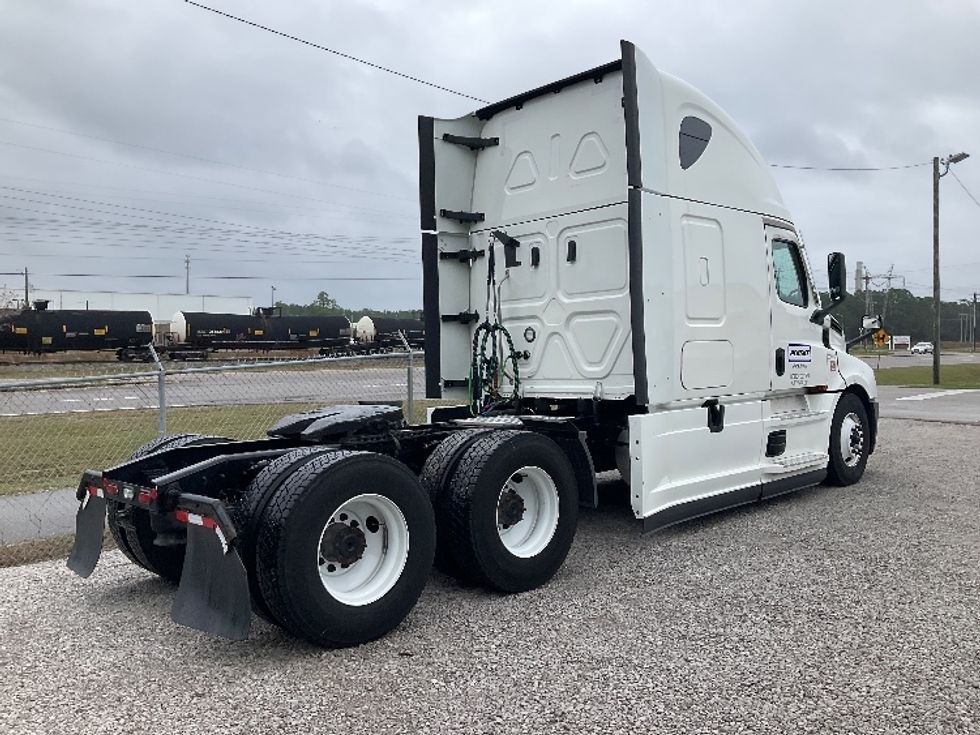 Sleeper Tractor-Heavy Duty Tractors-Freightliner-2021-T12664ST-Hattiesburg-MS-532,038\n\t\tmiles-$ 70,250 - Image 7