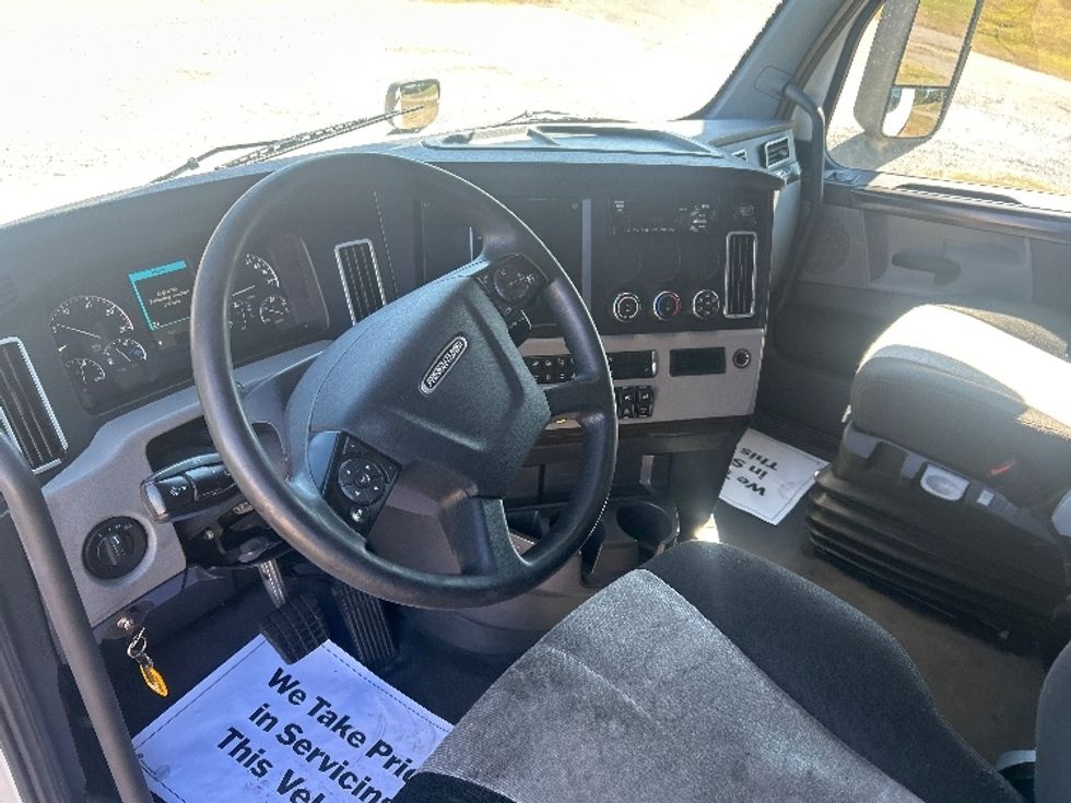 Sleeper Tractor-Heavy Duty Tractors-Freightliner-2021-T12664ST-Hattiesburg-MS-634,846\n\t\tmiles-$ 60,000 - Image 10