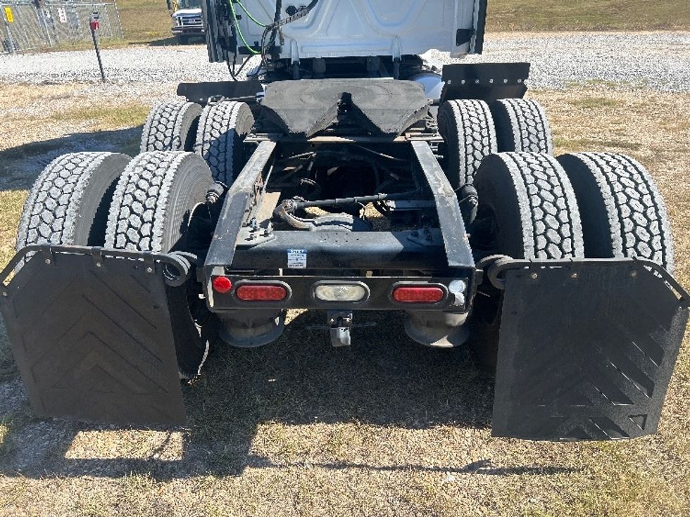 Sleeper Tractor-Heavy Duty Tractors-Freightliner-2021-T12664ST-Hattiesburg-MS-634,846\n\t\tmiles-$ 60,000 - Image 6