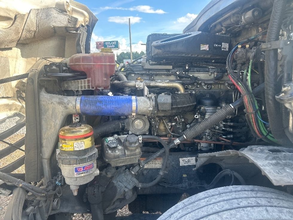 Sleeper Tractor-Heavy Duty Tractors-Freightliner-2021-T12664ST-Hattiesburg-MS-642,608\n\t\tmiles-$ 58,750 - Image 21
