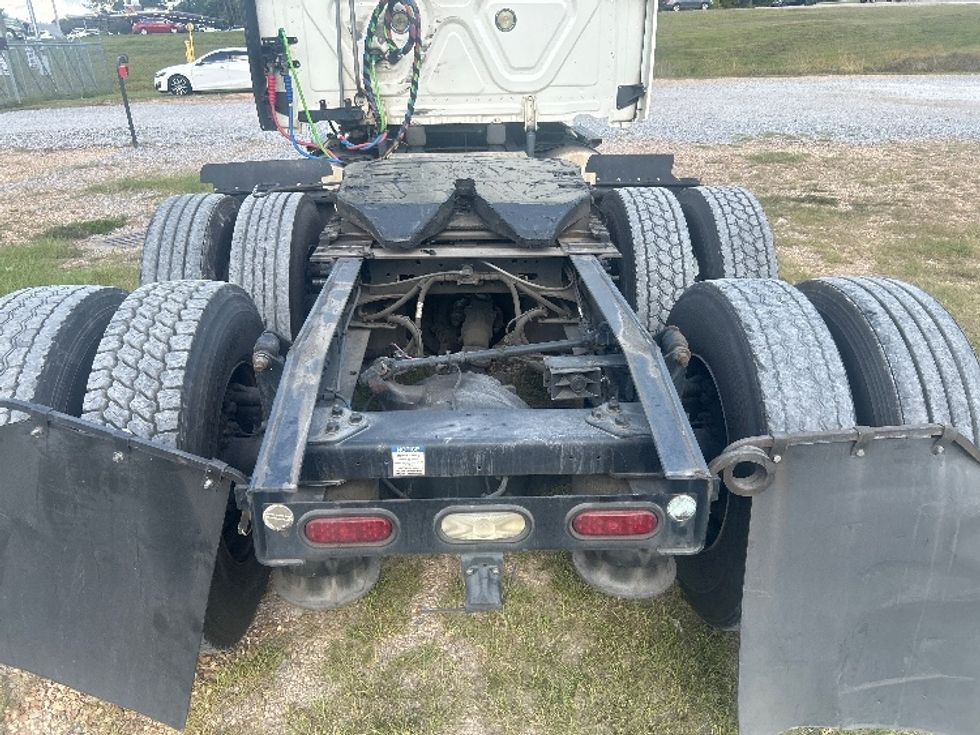 Sleeper Tractor-Heavy Duty Tractors-Freightliner-2021-T12664ST-Hattiesburg-MS-642,608\n\t\tmiles-$ 58,750 - Image 6