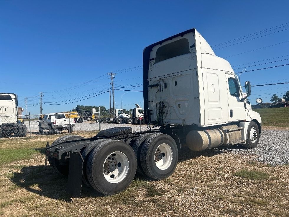 Sleeper Tractor-Heavy Duty Tractors-Freightliner-2021-T12664ST-Hattiesburg-MS-642,608\n\t\tmiles-$ 58,750 - Image 7