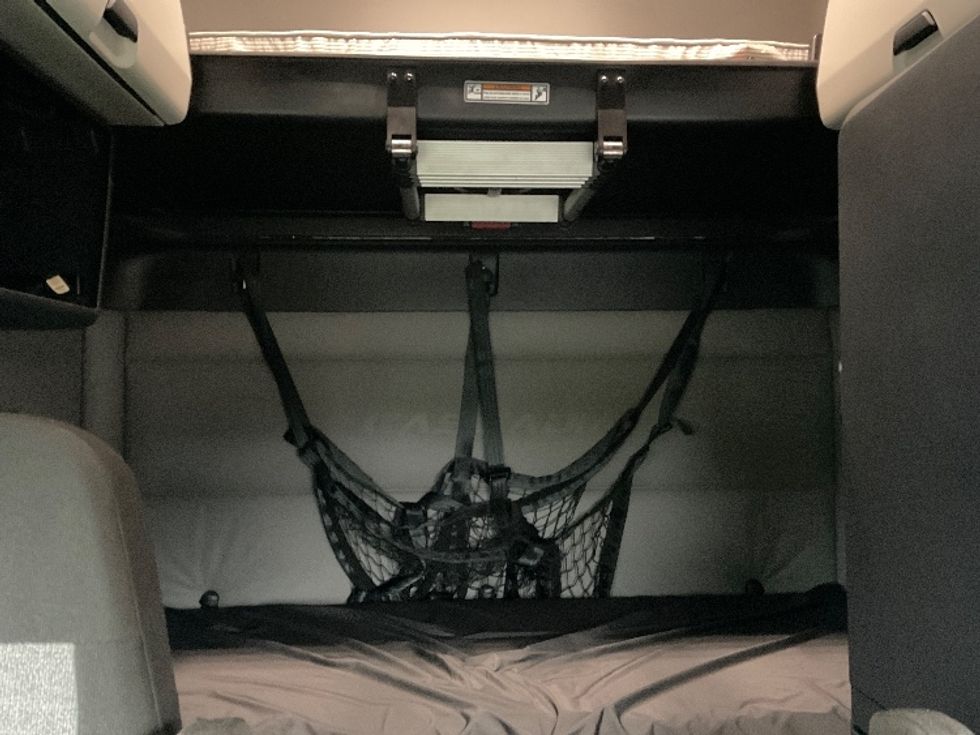 Sleeper Tractor-Heavy Duty Tractors-Freightliner-2021-T12664ST-Hazleton-PA-323,508\n\t\tmiles-$ 76,250 - Image 16