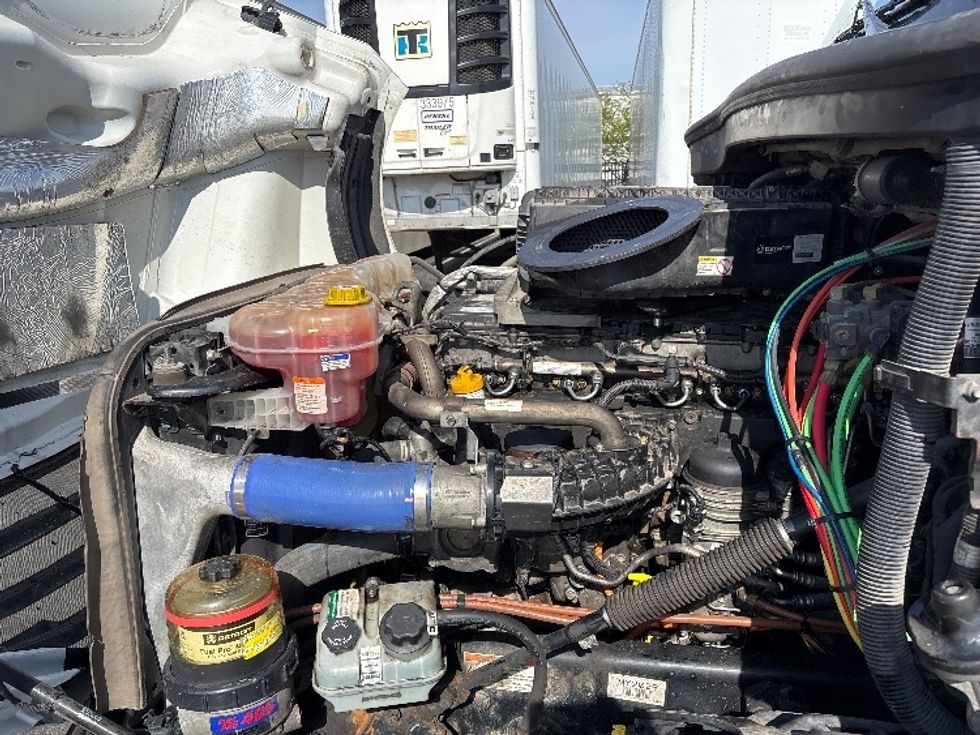 Sleeper Tractor-Heavy Duty Tractors-Freightliner-2021-T12664ST-Hazleton-PA-402,000\n\t\tmiles-$ 73,000 - Image 21