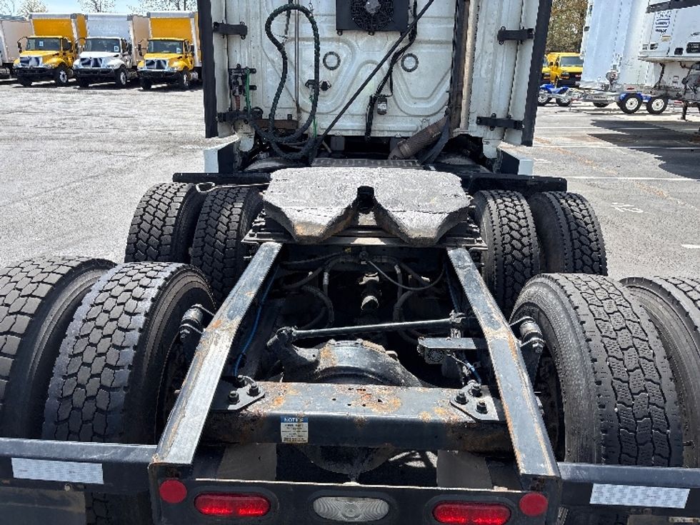 Sleeper Tractor-Heavy Duty Tractors-Freightliner-2021-T12664ST-Hazleton-PA-402,000\n\t\tmiles-$ 73,000 - Image 6