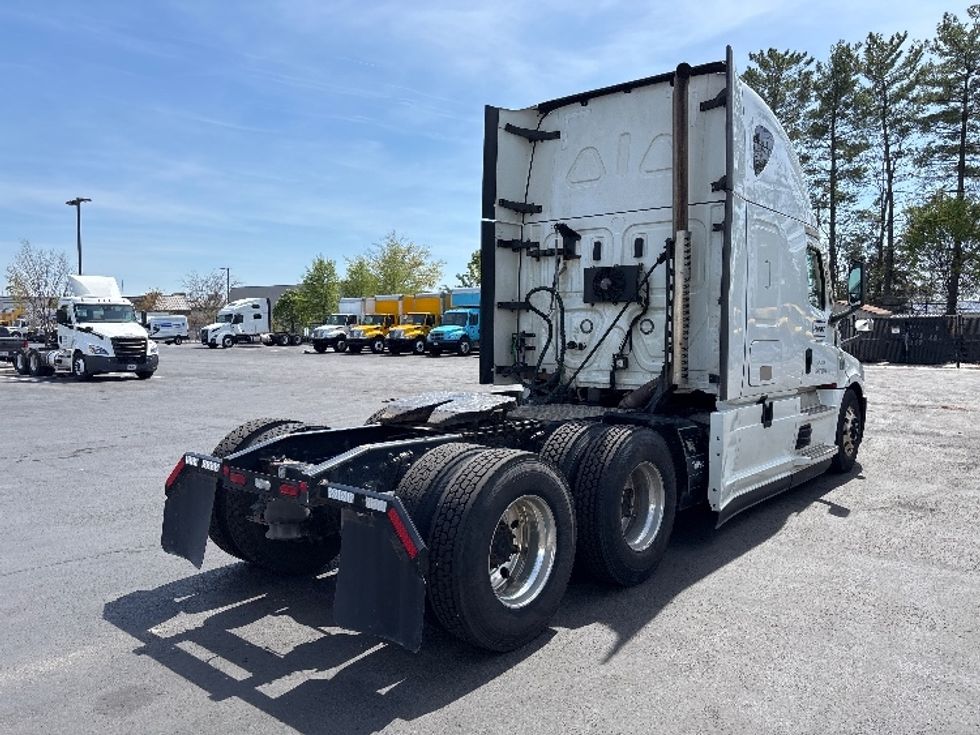 Sleeper Tractor-Heavy Duty Tractors-Freightliner-2021-T12664ST-Hazleton-PA-402,000\n\t\tmiles-$ 73,000 - Image 7