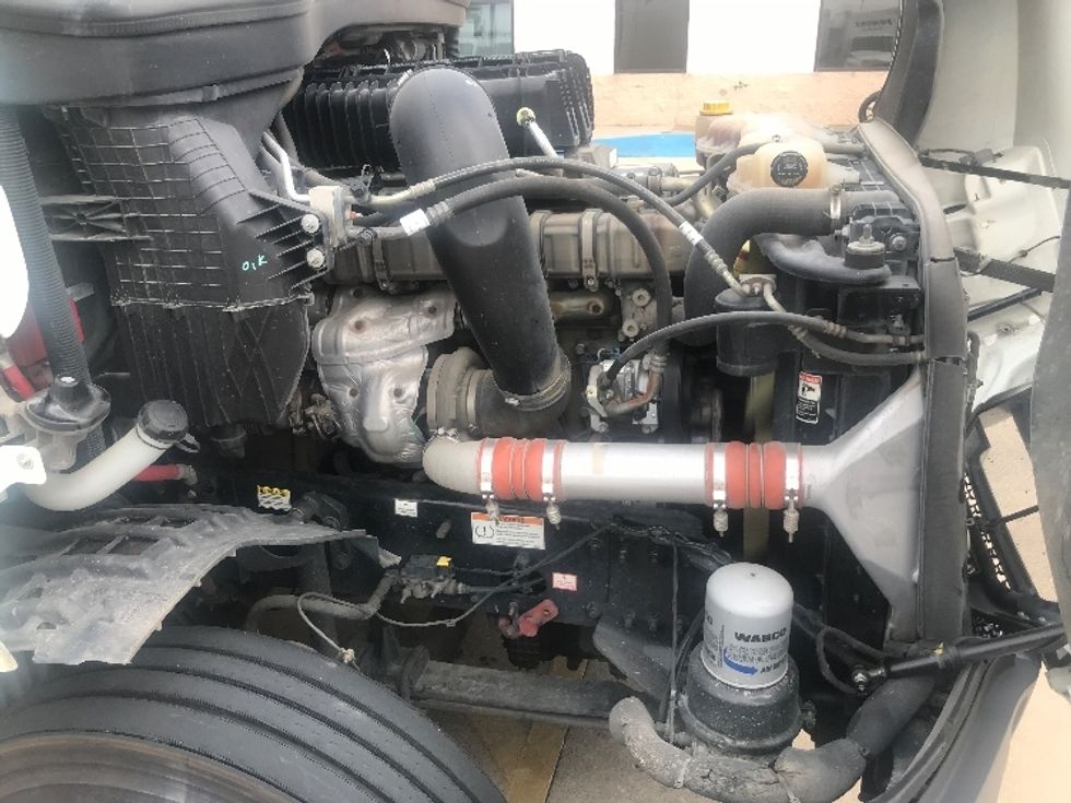 Sleeper Tractor-Heavy Duty Tractors-Freightliner-2021-T12664ST-Houston-TX-465,807\n\t\tmiles-$ 73,000 - Image 20