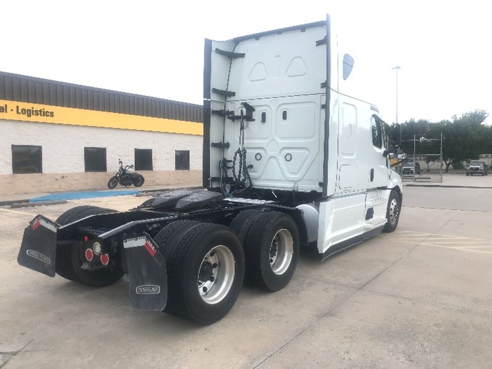 Sleeper Tractor-Heavy Duty Tractors-Freightliner-2021-T12664ST-Houston-TX-465,807\n\t\tmiles-$ 73,000 - Image 7