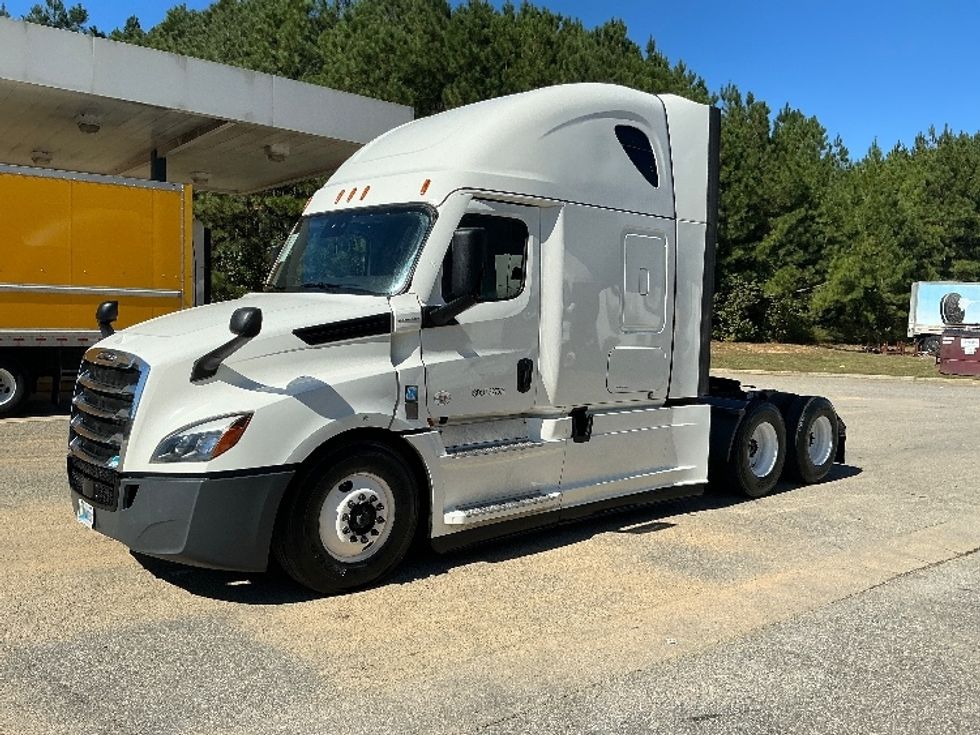 Sleeper Tractor-Heavy Duty Tractors-Freightliner-2021-T12664ST-Houston-TX-520,526\n\t\tmiles-$ 65,500 - Image 3