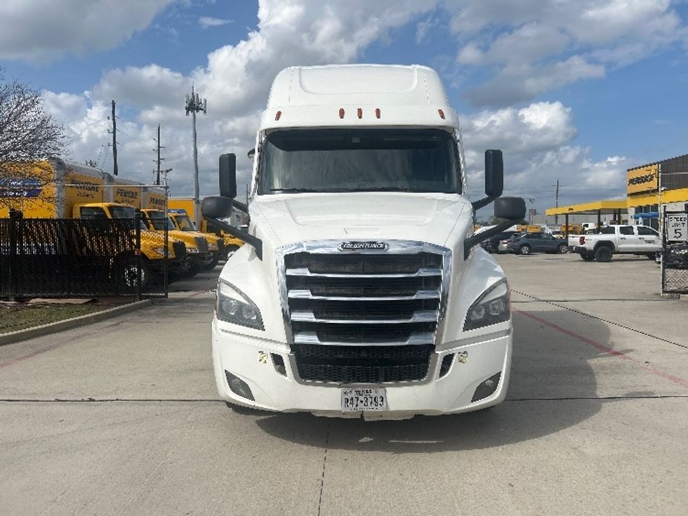 Sleeper Tractor-Heavy Duty Tractors-Freightliner-2021-T12664ST-Houston-TX-538,687\n\t\tmiles-$ 59,500 - Image 2